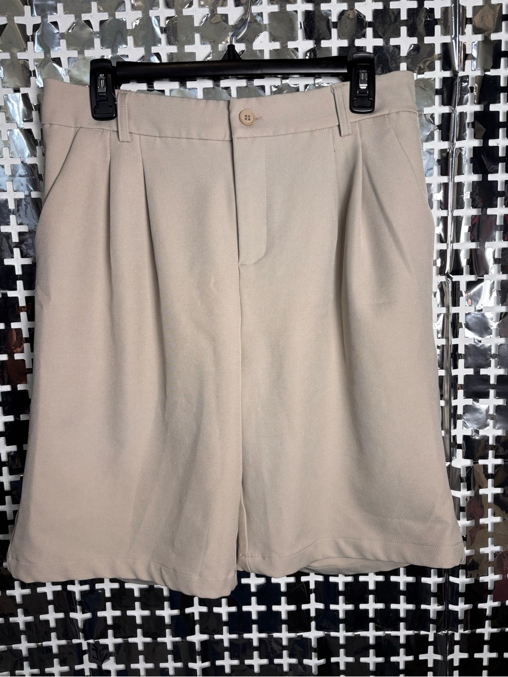 WILLIT Pleated Beige Women's Bermuda Shorts